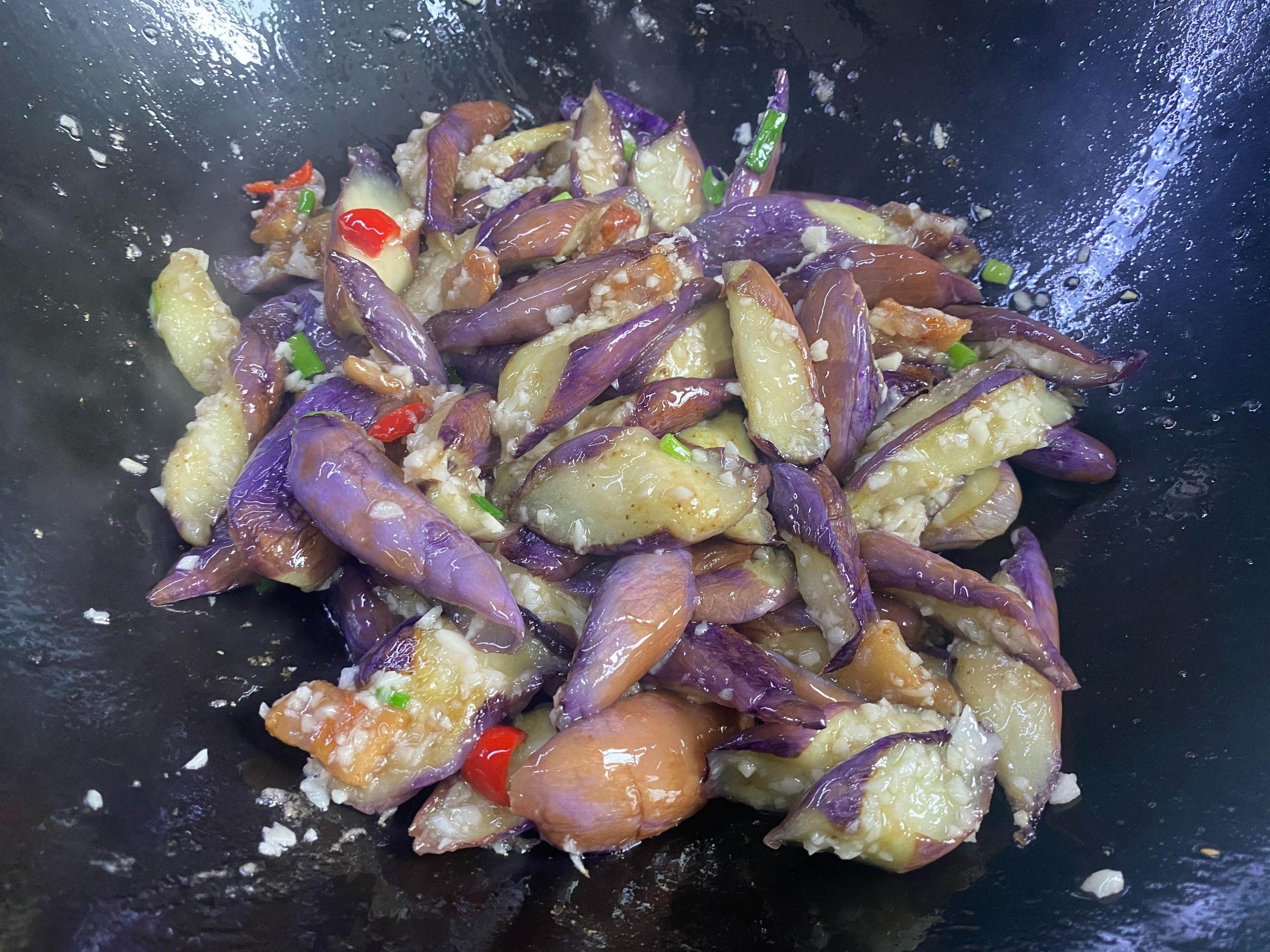 Cà tím chế biến cách này, không cần chiên, không dầu mỡ, không đổi màu, ăn với cơm cực đỉnh- Ảnh 8. Cà tím chế biến cách này, không cần chiên, không dầu mỡ, không đổi màu, ăn với cơm cực đỉnh- Ảnh 8.