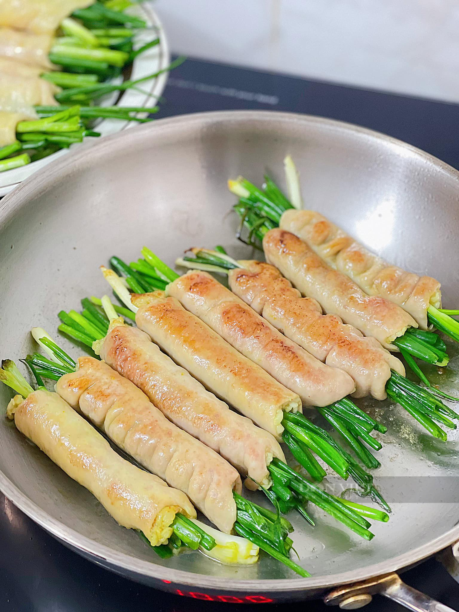 Bộ phận "khó ngửi", siêu béo của con lợn, làm sạch, nướng hành thành món ăn vạn người mê- Ảnh 6.