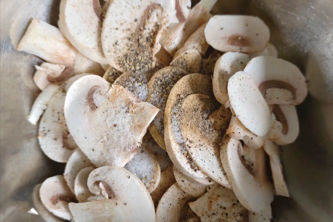 Loại rau bé nhỏ chứa cả kho dinh dưỡng, canxi gấp 5 lần trứng, đừng coi là gia vị, nấu kiểu gì cũng ngon- Ảnh 2.