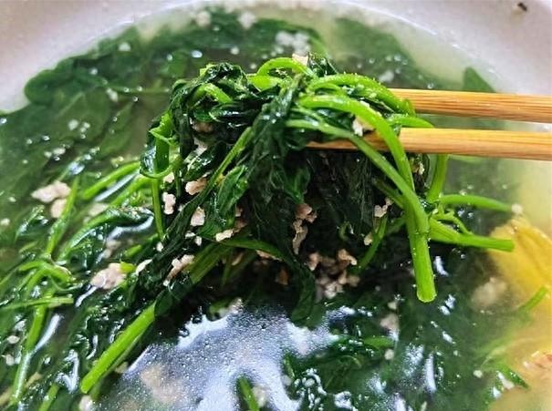 2 loại rau cực thơm, còn giúp làm sạch ruột, loại bỏ chất béo, xào hay trộn đều tươi ngon, sảng khoái- Ảnh 1.