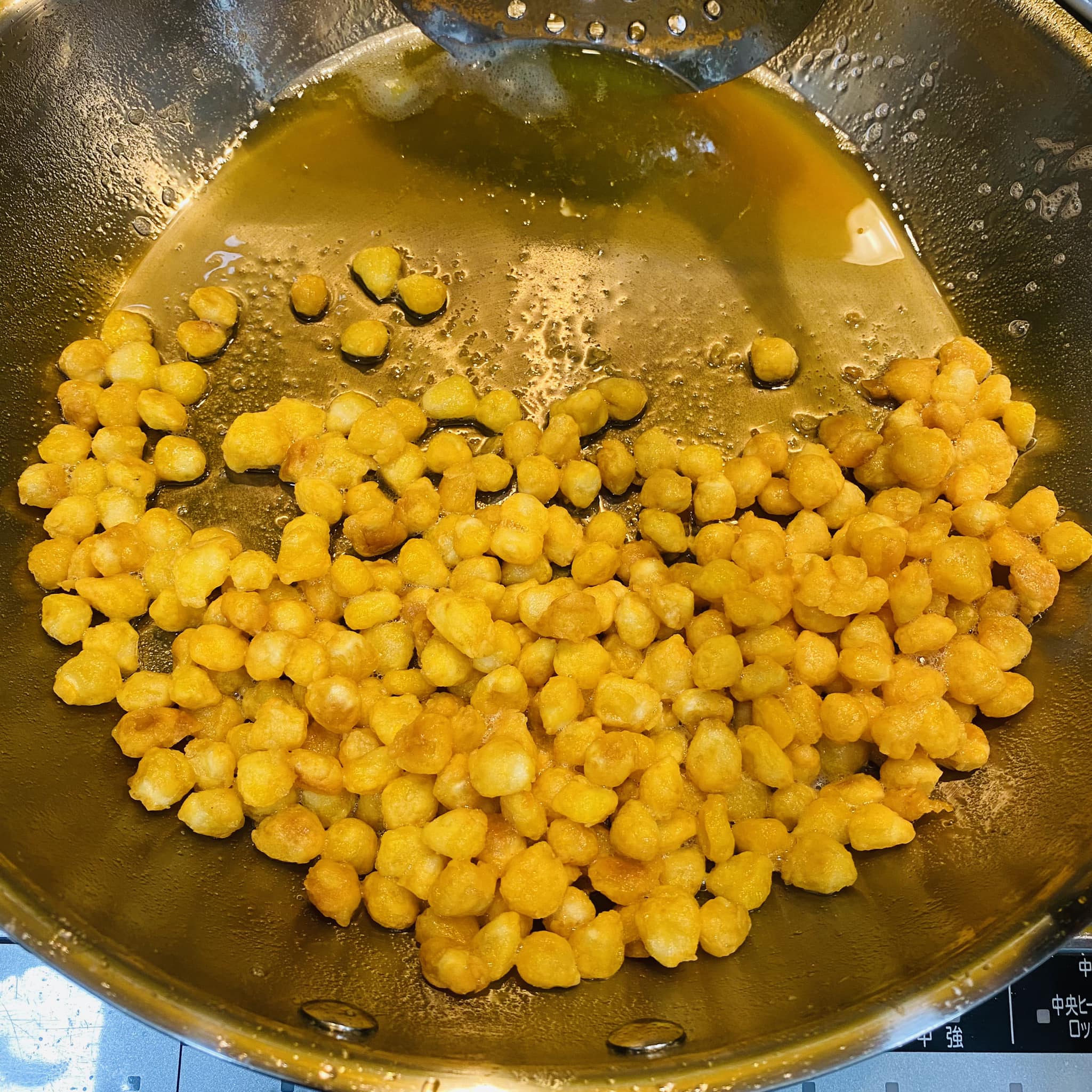 Loại hạt vitamin A gấp 10 lần các loại ngũ cốc, bổ mắt, tốt tim, đem chiên giòn lắc pho mai cực ngon- Ảnh 8.