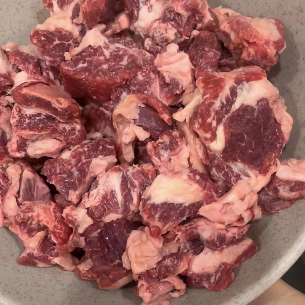 Loại thịt giàu vitamin B12 bậc nhất, sắt cao hơn thịt gà và cá, đem nấu với dưa chua ngon rất ngon- Ảnh 3.