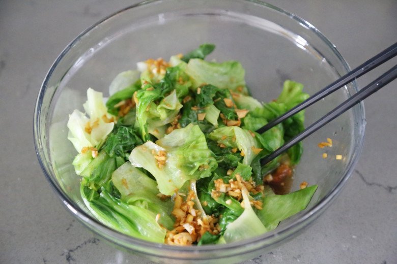 Loại rau bán đầy chợ giá 30 nghìn đồng/kg, giàu vitamin, ít calo tốt cho giảm cân, mang trộn cực ngon- Ảnh 8.