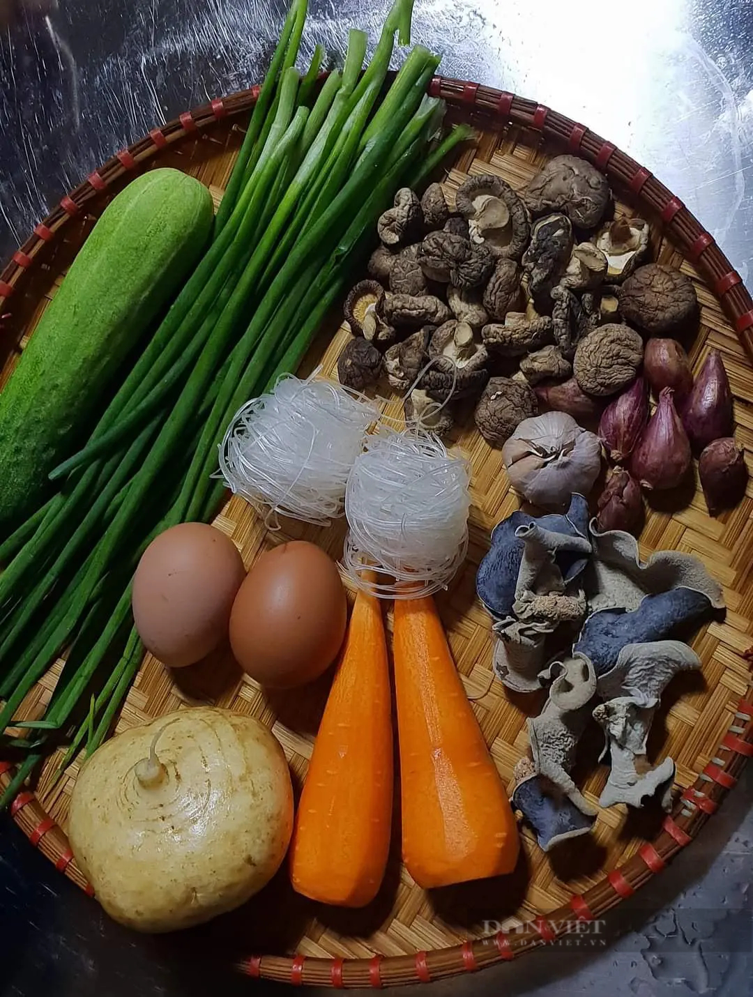 Để làm nem rán giòn rụm, thơm phức, đừng bỏ qua bước quan trọng này- Ảnh 2.