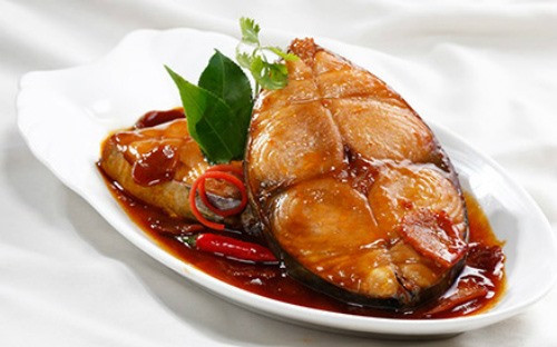 5 bí quyết kho cá đơn giản giúp món cá đậm vị, màu đẹp bắt mắt- Ảnh 2. 5 bí quyết kho cá đơn giản giúp món cá đậm vị, màu đẹp bắt mắt- Ảnh 2.