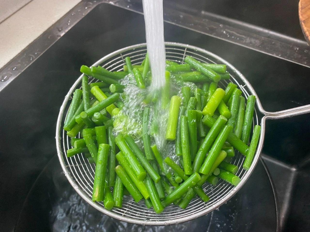 Loại rau chứa penicillin tự nhiên, chống lại virus, tươi ngon, bổ dưỡng, xào thịt thơm giòn sừn sựt- Ảnh 7.