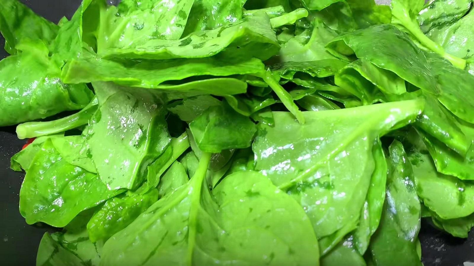 Loại rau làm sạch ruột tự nhiên, thanh nhiệt, hạ huyết áp, giúp eo thon, xào trứng cực ngon- Ảnh 11.