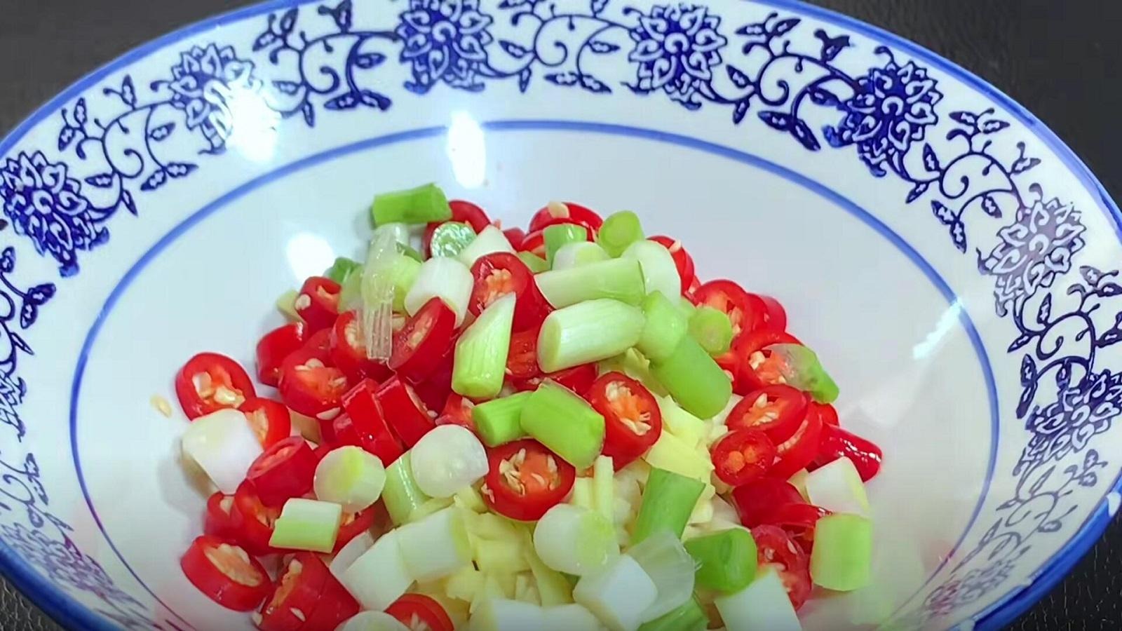 Loại rau làm sạch ruột tự nhiên, thanh nhiệt, hạ huyết áp, giúp eo thon, xào trứng cực ngon- Ảnh 8.