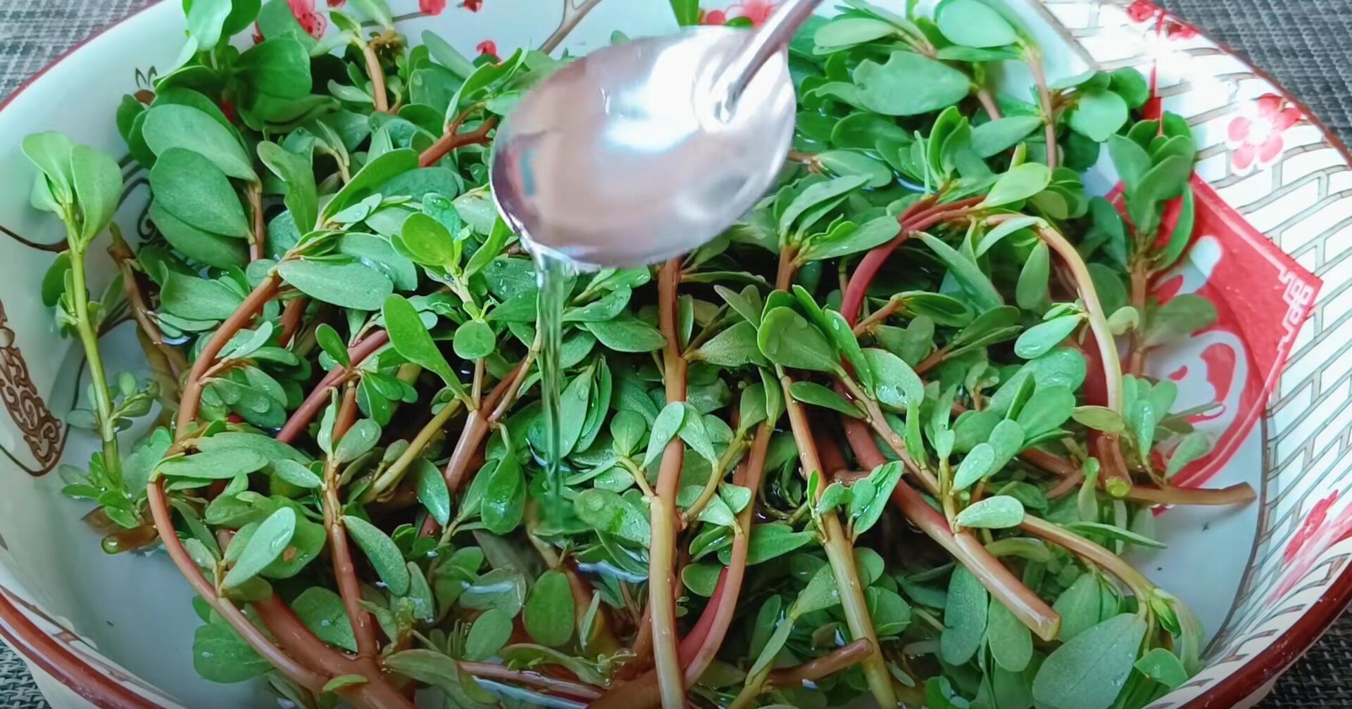 Loại rau dại "trường thọ", ăn nhiều giải độc, cải thiện thị lực, hạ đường huyết, làm bánh, trộn nộm rất ngon- Ảnh 3.