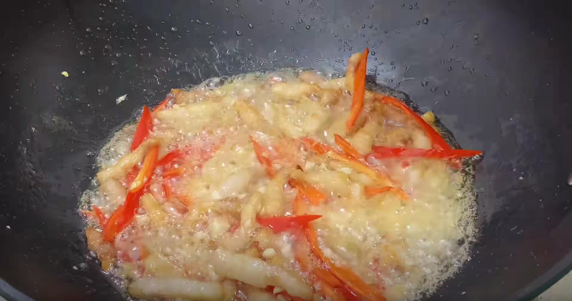 Loại rau giá rẻ bán đầy chợ, giúp thanh nhiệt, hạ đường huyết, xào thịt cực thơm- Ảnh 8.