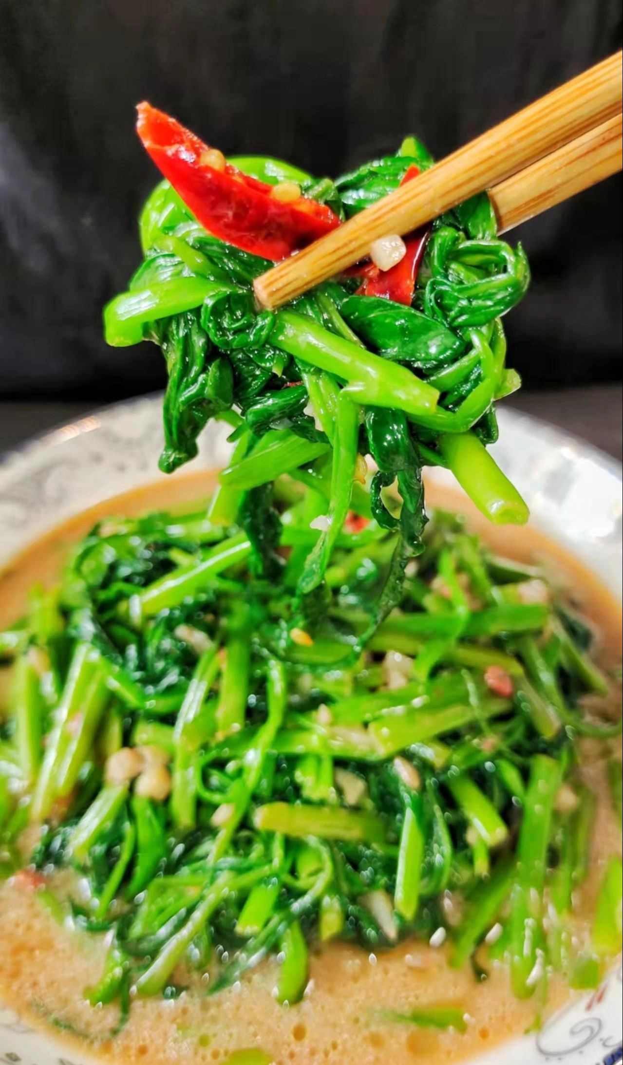 Xào rau muống đừng chỉ chần nước, thêm bước này rau xanh mơn mởn, giòn ngọt- Ảnh 2.