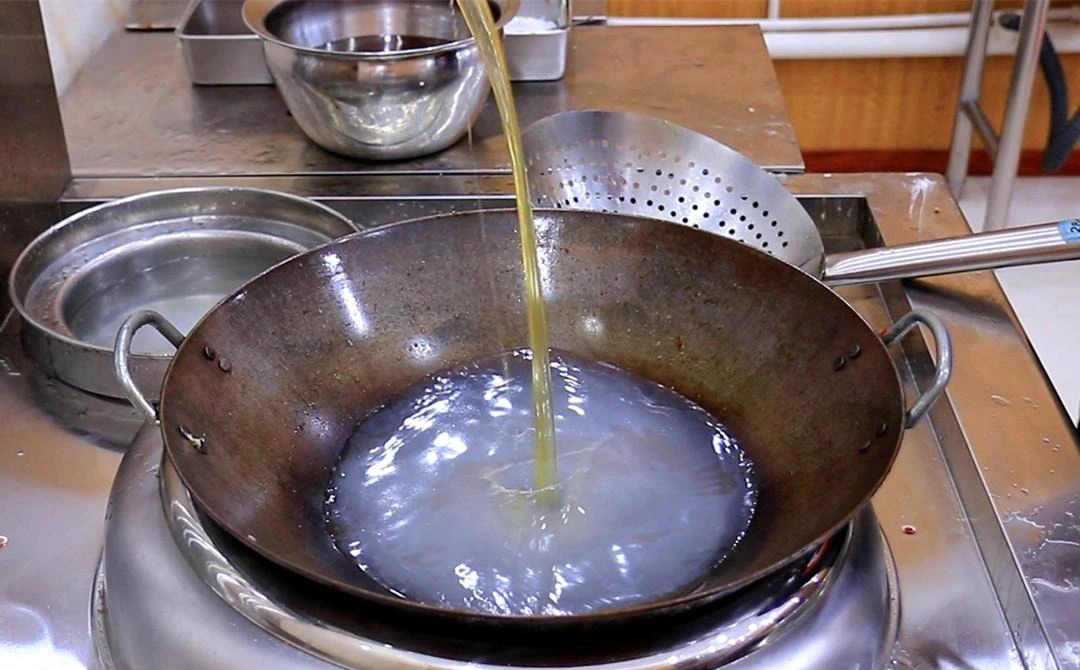 Xào rau muống đừng chỉ chần nước, thêm bước này rau xanh mơn mởn, giòn ngọt- Ảnh 6.
