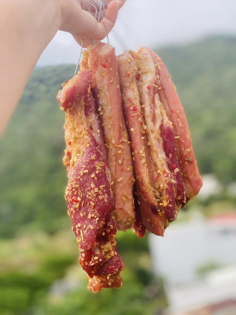 Cách làm thịt ba chỉ một nắng thơm ngon, dễ ăn cho những ngày oi nóng của mẹ đảm Đà Nẵng- Ảnh 5. Cách làm thịt ba chỉ một nắng thơm ngon, dễ ăn cho những ngày oi nóng của mẹ đảm Đà Nẵng- Ảnh 5.