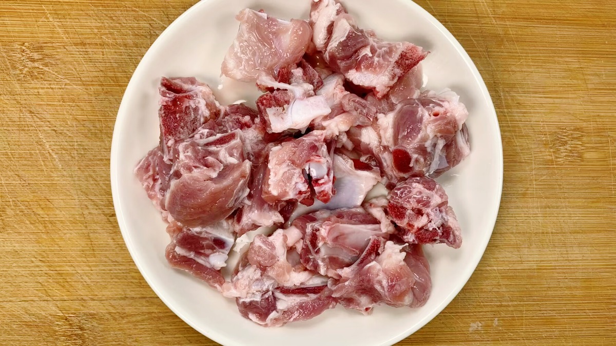 Loại thịt giá trị như vàng, dưỡng tim mạch, giữ xương chắc khỏe, ức chế tế bào ung thư, om sườn rất ngon- Ảnh 3.