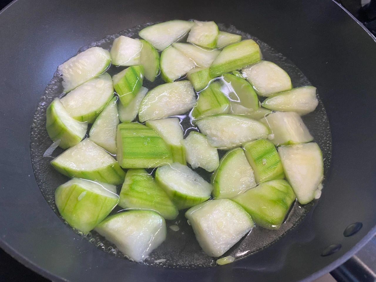 Loại rau giá rẻ, được coi là "quả dưa thần tiên", thanh nhiệt, giải độc, trắng da, làm món gì cũng ngon- Ảnh 10.