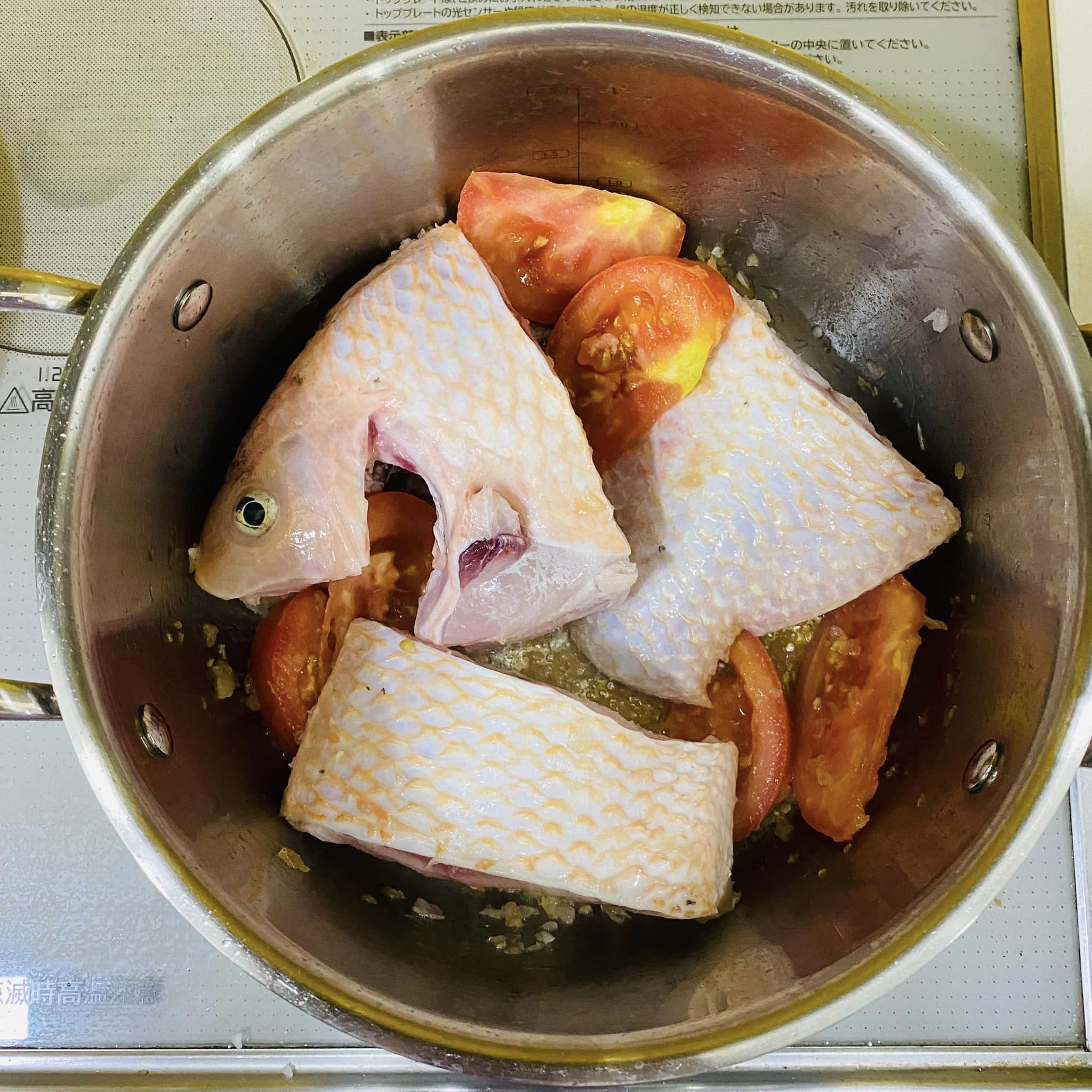 Loại cá chứa nhiều selen, giúp giảm cholesterol, ngăn ngừa viêm cơ tim, đem nấu canh chua cực ngon- Ảnh 5. Loại cá chứa nhiều selen, giúp giảm cholesterol, ngăn ngừa viêm cơ tim, đem nấu canh chua cực ngon- Ảnh 5.