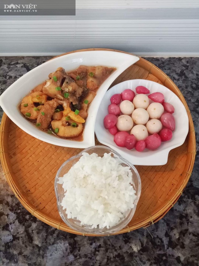 Mách bạn cách làm dưa hành giòn ngon, có màu đỏ đẹp mắt - Ảnh 3. Mách bạn cách làm dưa hành giòn ngon, có màu đỏ đẹp mắt - Ảnh 3.
