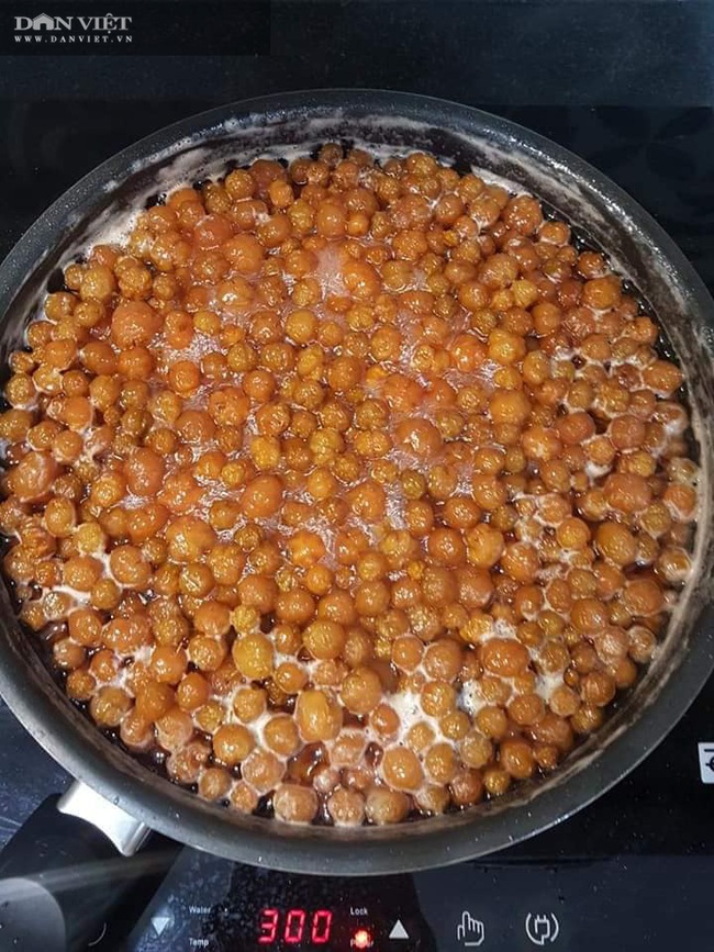 Bí quyết làm mứt chùm ruột chua ngọt, thơm ngon đẹp mắt (bài tết) - Ảnh 4. Bí quyết làm mứt chùm ruột chua ngọt, thơm ngon đẹp mắt (bài tết) - Ảnh 4.