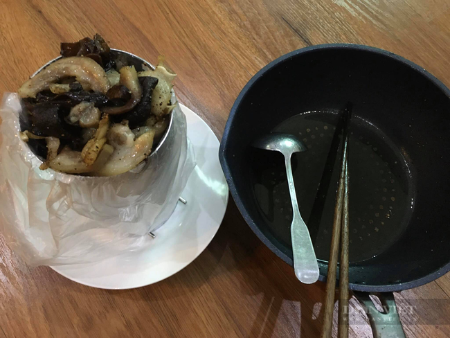 Cách làm giò xào giòn ngon không ngấy - Ảnh 5. Cách làm giò xào giòn ngon không ngấy - Ảnh 5.