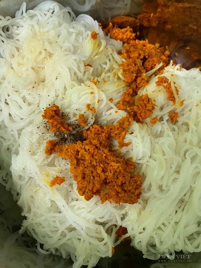 Thử làm món bún nghệ xào lòng thơm ngon đậm đà - Ảnh 5. Thử làm món bún nghệ xào lòng thơm ngon đậm đà - Ảnh 5.