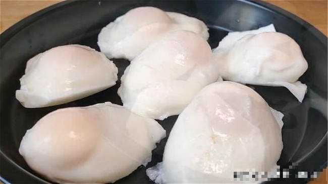 Luộc trứng đừng cho thẳng vào nồi, làm cách này trứng tròn trịa, mềm mịn - Ảnh 11.