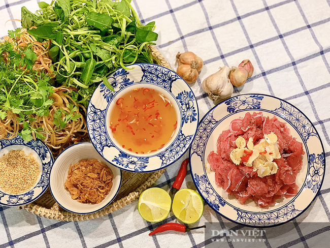 Đổi món với gỏi bò rau muống hoa chuối cho bữa cơm ngày hè thanh mát - Ảnh 2. Đổi món với gỏi bò rau muống hoa chuối cho bữa cơm ngày hè thanh mát - Ảnh 2.