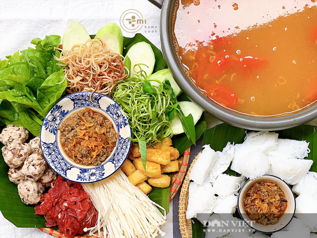 Lẩu riêu cua bắp bò cho ngày hè nóng bức - Ảnh 3. Lẩu riêu cua bắp bò cho ngày hè nóng bức - Ảnh 3.