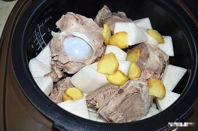 Hầm canh xương - Ảnh 2. Hầm canh xương - Ảnh 2.