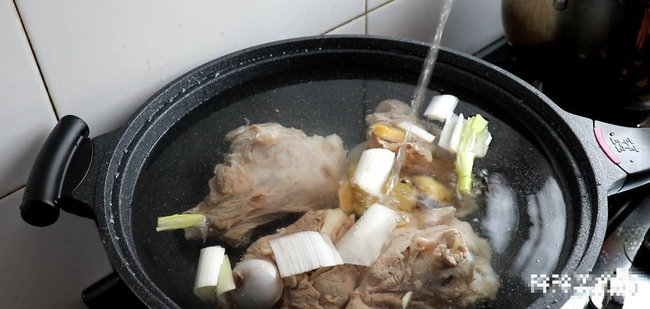 Hầm canh xương - Ảnh 4. Hầm canh xương - Ảnh 4.