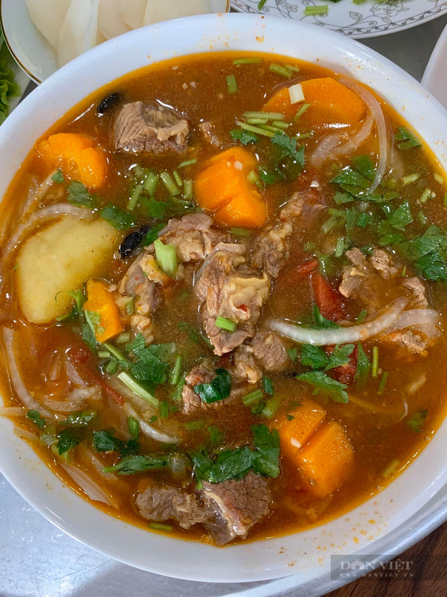 Nấu món bò sốt vang chuẩn vị, không thể bỏ qua bước này - Ảnh 2.