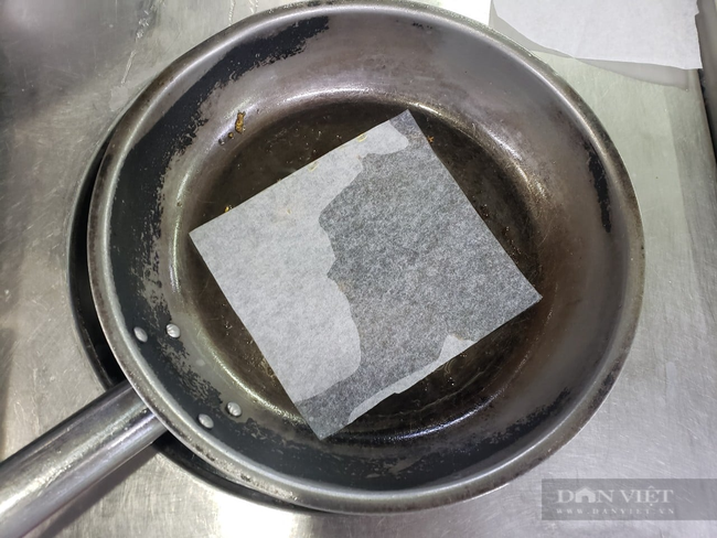 Chỉ cần một tờ giấy, đảm bảo chiên cá sẽ không bị dính chảo - Ảnh 2. Chỉ cần một tờ giấy, đảm bảo chiên cá sẽ không bị dính chảo - Ảnh 2.