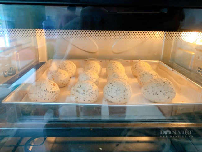 Tuyệt chiêu làm bánh mì mè đen Hàn Quốc dễ dàng - Ảnh 3. Tuyệt chiêu làm bánh mì mè đen Hàn Quốc dễ dàng - Ảnh 3.