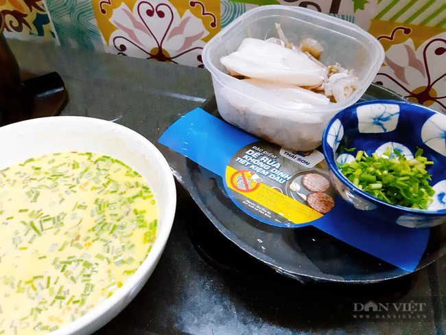 Lạ miệng với món bánh khọt tôm mực cốt dừa - Ảnh 2. Lạ miệng với món bánh khọt tôm mực cốt dừa - Ảnh 2.
