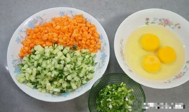 Rang cơm trứng muốn cơm tơi giòn, thơm phức cần nắm chắc 2 mẹo này - Ảnh 2. Rang cơm trứng muốn cơm tơi giòn, thơm phức cần nắm chắc 2 mẹo này - Ảnh 2.