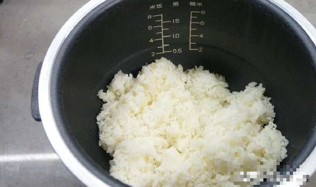 Rang cơm trứng muốn cơm tơi giòn, thơm phức cần nắm chắc 2 mẹo này - Ảnh 3. Rang cơm trứng muốn cơm tơi giòn, thơm phức cần nắm chắc 2 mẹo này - Ảnh 3.