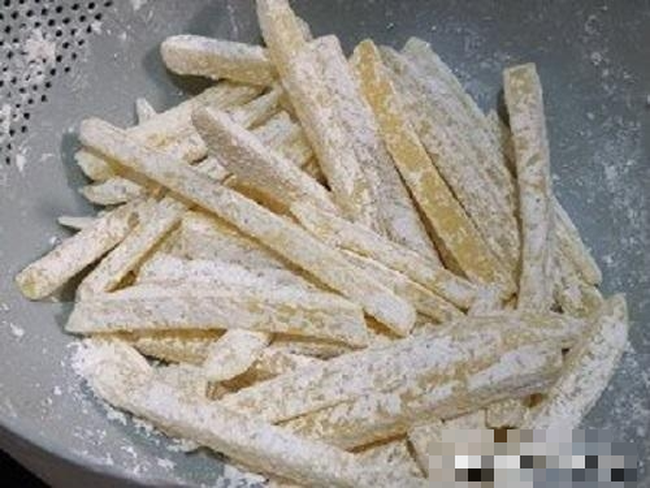Làm khoai tây chiên chỉ chần khoai thôi chưa đủ, muốn giòn thơm đừng bỏ qua bước này - Ảnh 5. Làm khoai tây chiên chỉ chần khoai thôi chưa đủ, muốn giòn thơm đừng bỏ qua bước này - Ảnh 5.