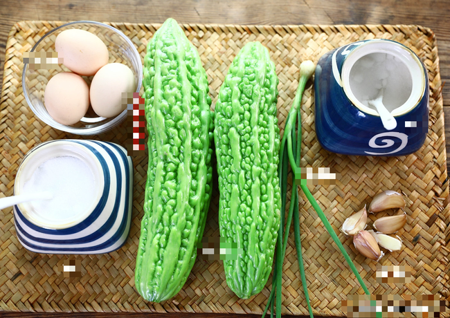 Xào mướp đắng bị đắng, hãy thêm bước này đảm bảo dư vị  - Ảnh 4.