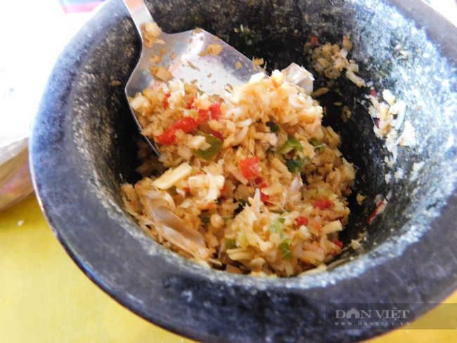 Bò kho ăn kèm bánh mì hoặc hủ tiếu - Ảnh 1.