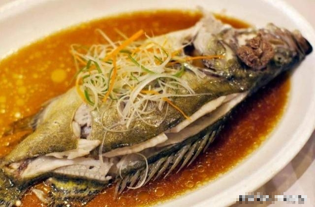 Hấp cá kiêng kỵ nhất gia vị này, 90% mọi người thích cho vào, chả trách cá tanh và không mềm - Ảnh 2. Hấp cá kiêng kỵ nhất gia vị này, 90% mọi người thích cho vào, chả trách cá tanh và không mềm - Ảnh 2.