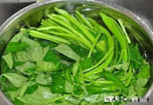 xào rau muống - Ảnh 2. xào rau muống - Ảnh 2.