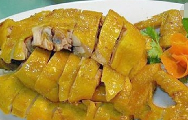 Làm gà nướng muối ớt bằng nồi cơm điện, không cần cho một giọt nước, gà mềm ngọt, đậm đà - Ảnh 4. Làm gà nướng muối ớt bằng nồi cơm điện, không cần cho một giọt nước, gà mềm ngọt, đậm đà - Ảnh 4.
