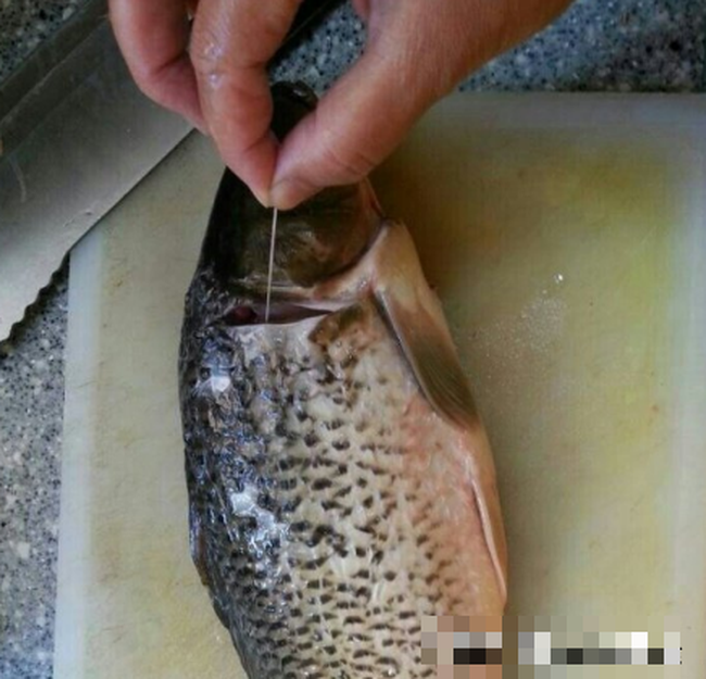 Đầu bếp sẽ mách bạn 6 mẹo nhỏ để khử tanh, giúp chế biến món cá thơm ngon, không tanh - Ảnh 3.