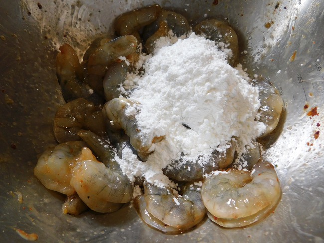 Tuyệt chiêu làm món Tôm sốt chua ngọt ngon như nhà hàng - Ảnh 3. Tuyệt chiêu làm món Tôm sốt chua ngọt ngon như nhà hàng - Ảnh 3.