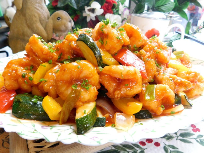 Tuyệt chiêu làm món Tôm sốt chua ngọt ngon như nhà hàng - Ảnh 1. Tuyệt chiêu làm món Tôm sốt chua ngọt ngon như nhà hàng - Ảnh 1.