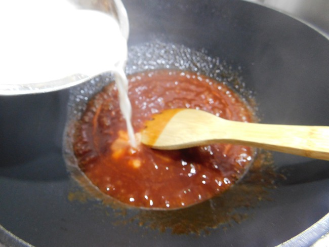 Tuyệt chiêu làm món Tôm sốt chua ngọt ngon như nhà hàng - Ảnh 7. Tuyệt chiêu làm món Tôm sốt chua ngọt ngon như nhà hàng - Ảnh 7.
