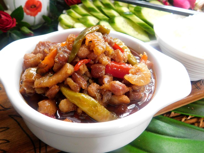 Món Tôm thịt kho quẹt chấm rau củ - Ảnh 1.