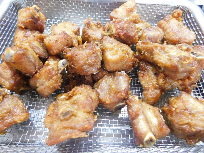 Sườn chiên sốt nước mắm sả ớt - Ảnh 4. Sườn chiên sốt nước mắm sả ớt - Ảnh 4.