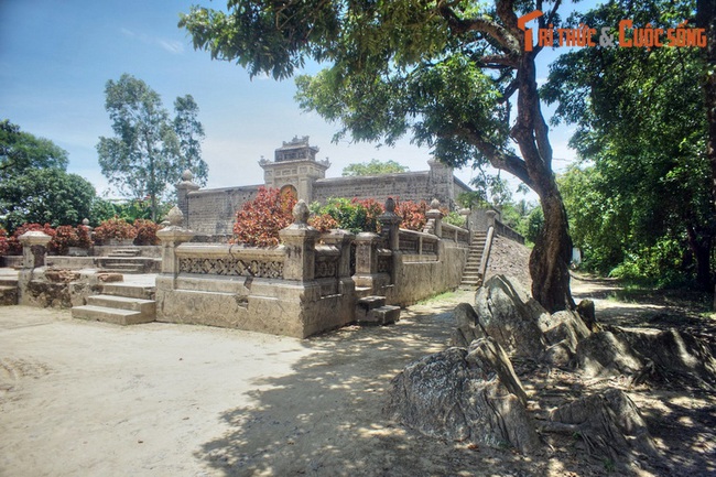 Bí mật phong thủy ẩn giấu trăm năm trong lăng mộ mẹ vua Khải Định - Ảnh 3.