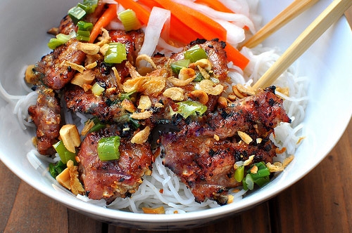 Cách làm bún thịt nướng thơm ngon, tròn vị Cách làm bún thịt nướng thơm ngon, tròn vị 1