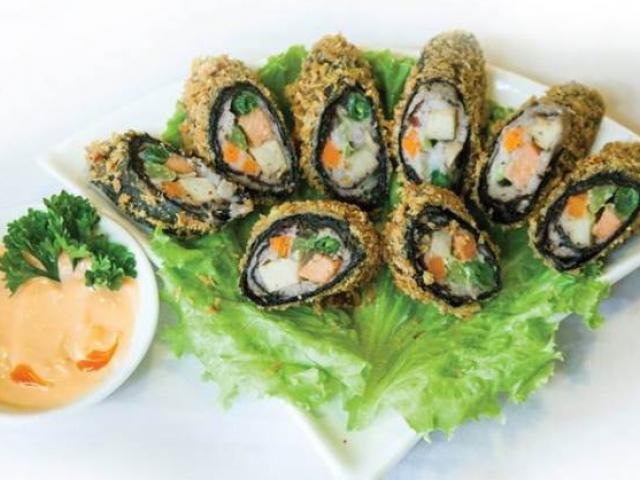 Chả giò hạt sen giòn rụm, bùi bùi cực ngon cơm